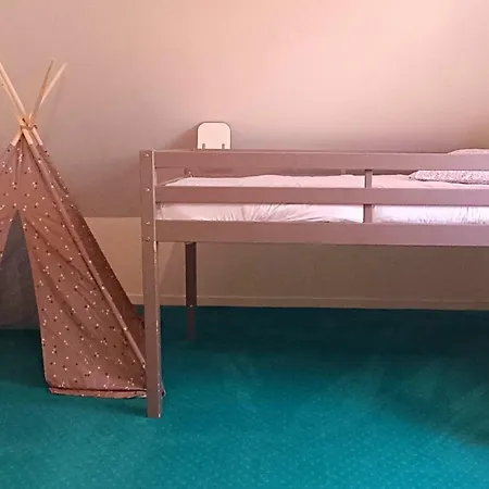 Dom wakacyjny Charming House Near The Sea