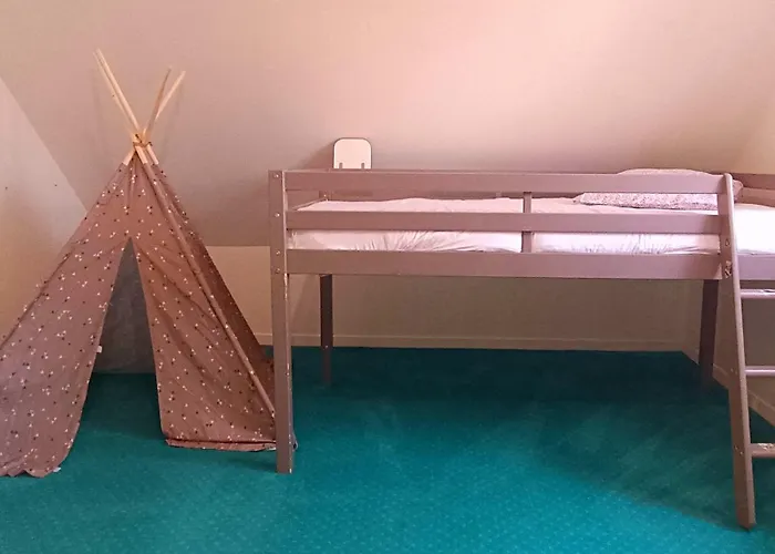 Dom wakacyjny Charming House Near The Sea