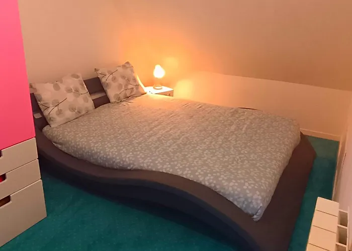 Dom wakacyjny Charming House Near The Sea Courseulles-sur-Mer