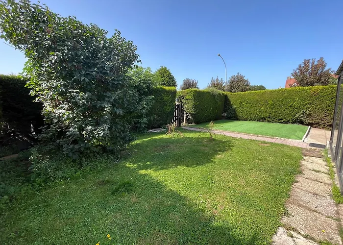 Дом отдыха Charming House Near The Sea *